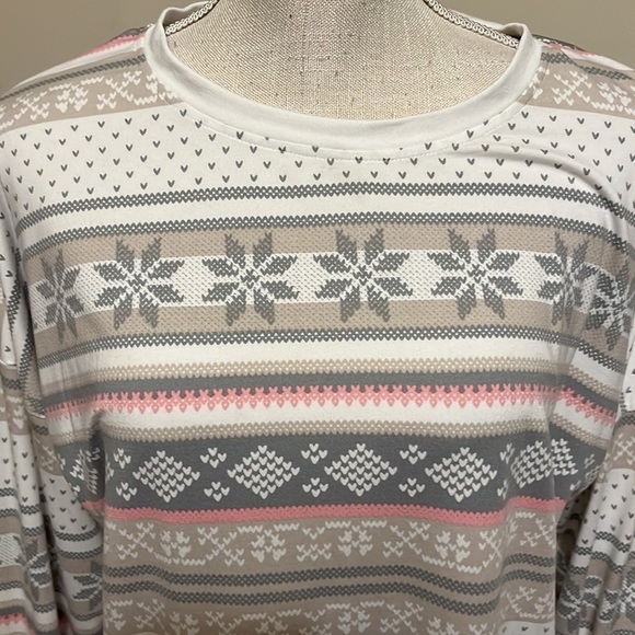 Vera Wang snow flake tee, size Large - Picture 2 of 2